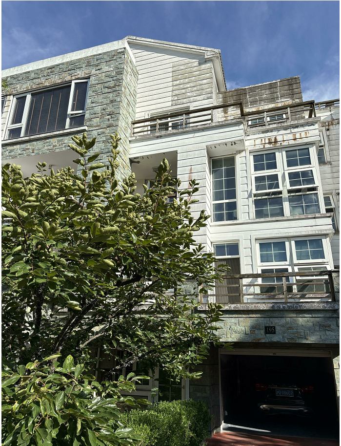 上海市奉賢區金匯塘路 301 弄 -棕櫚灘別墅小區廚房安裝韋柏隱形紗窗的優點